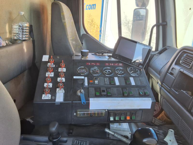 Road network trucks Renault Midlum 220 DCI road sweeper