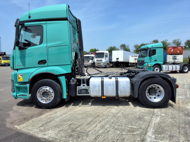 Cabeza tractora Mercedes Actros 1848 L