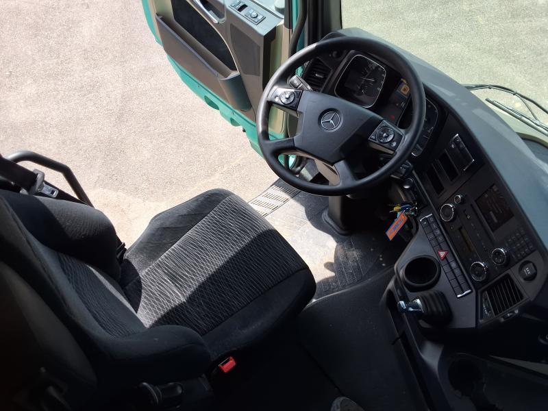 Cabeza tractora Mercedes Actros 1848 L