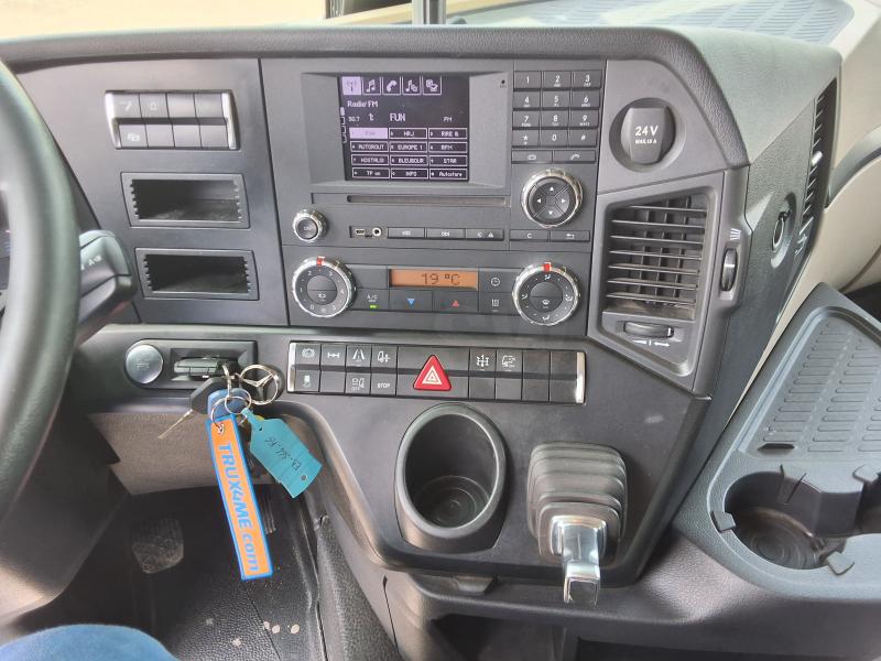 Cabeza tractora Mercedes Actros 1848 L