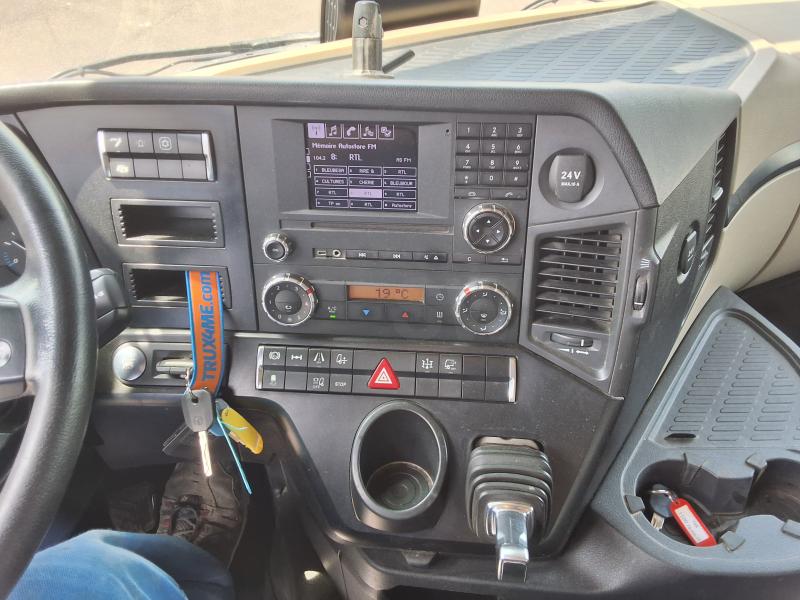 Cabeza tractora Mercedes Actros 1848 L