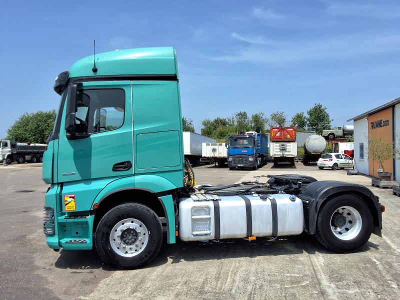 Cabeza tractora Mercedes Actros 1848 L