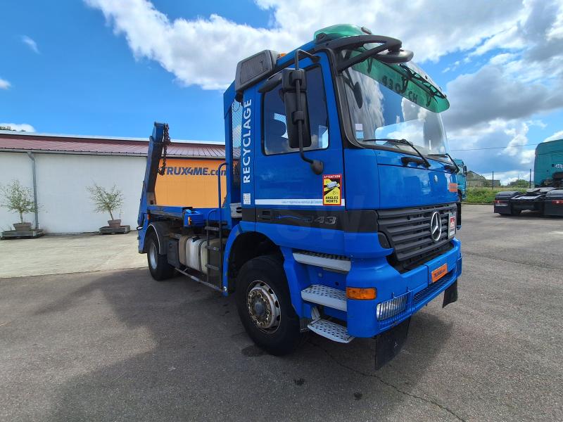 truck Mercedes Actros 1843 Trailer body two loading arms with chains