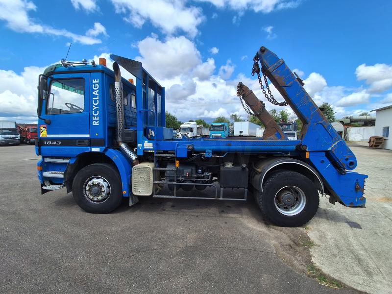 truck Mercedes Actros 1843 Trailer body two loading arms with chains