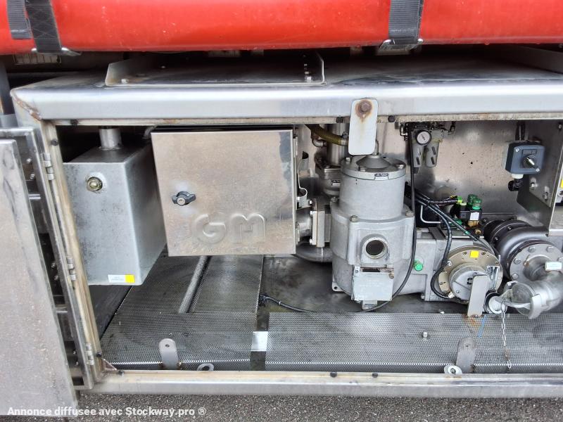 Photo Louault SEMI PETROLIERE  image 8/10