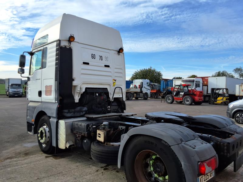 Tracteur MAN TGA 18.390