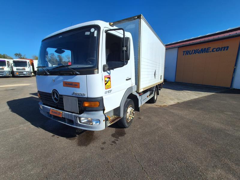 Camión Mercedes Atego 917 Furgón