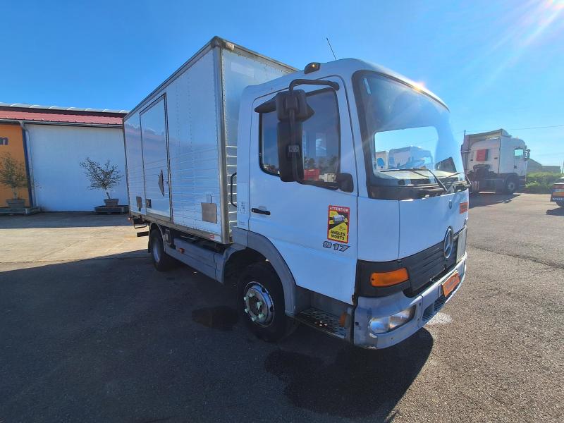 Camión Mercedes Atego 917 Furgón