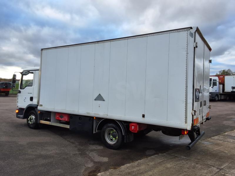 Camión MAN TGL 8.180 Furgón