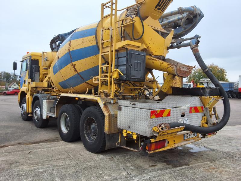 truck MAN TGA 35.413 Mixer pump