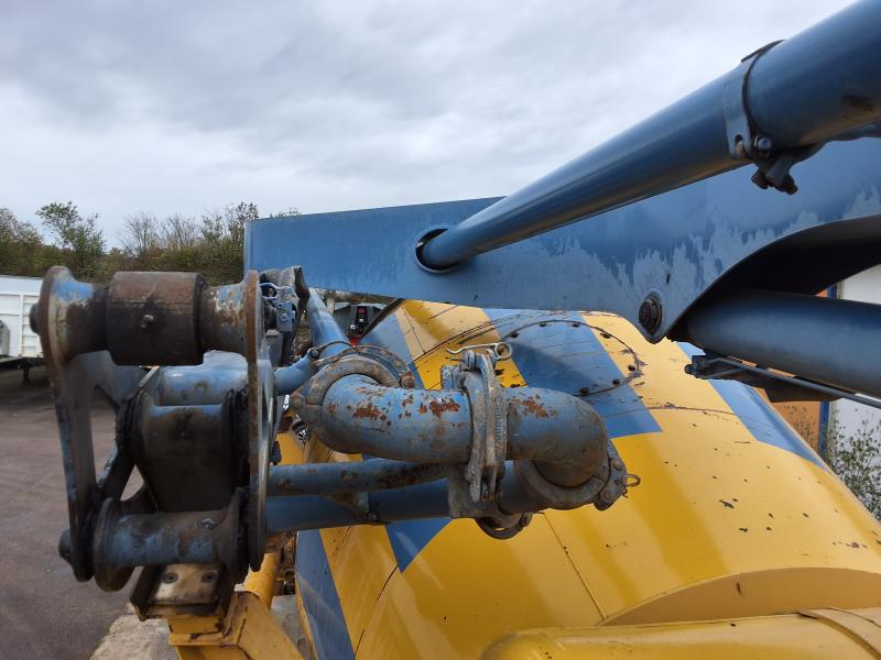 truck MAN TGA 35.413 Mixer pump