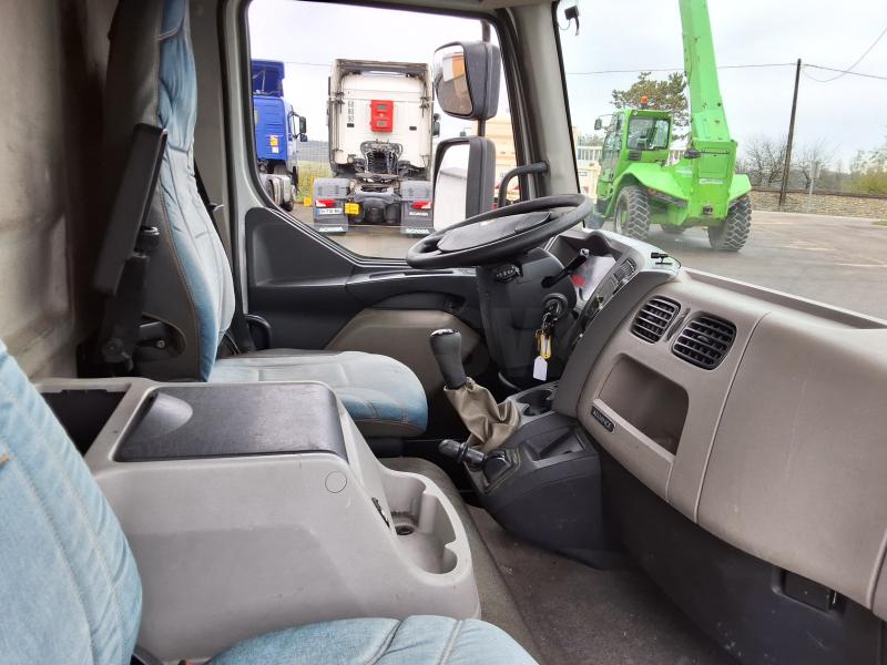 Camión Renault Midlum 220.12 DXI Furgón