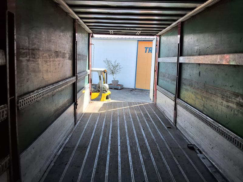 truck Renault Midlum 240 DXI Tarp truck