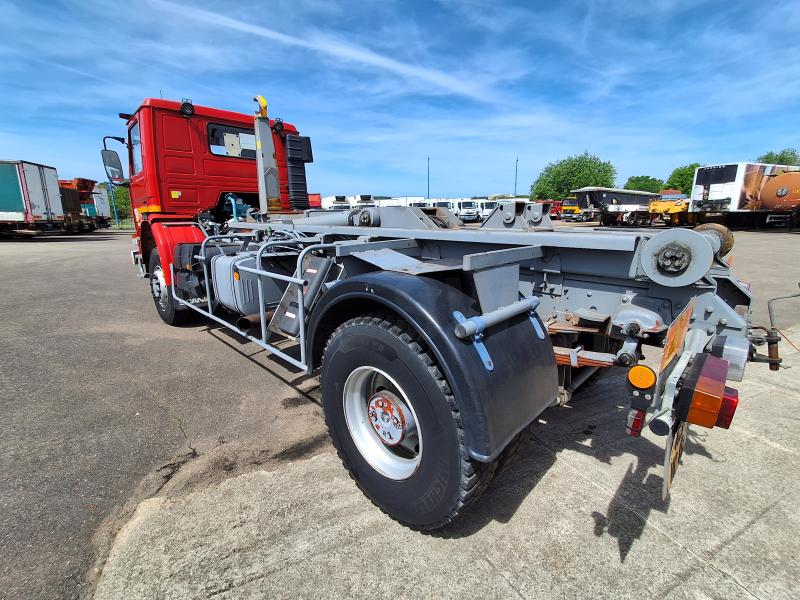 truck Scania P 113H320 Hook arm system