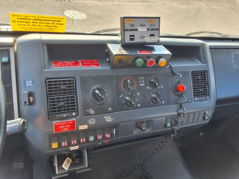Camion MAN LE 18.220 Véhicules spéciaux Pompiers