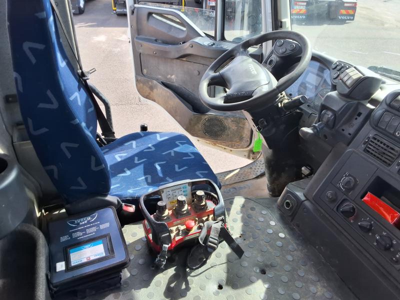 Camión Iveco Trakker 450 Volquete Volquete trasero