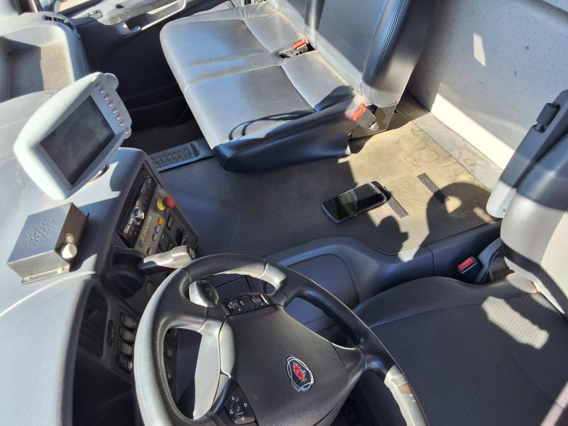 Máquinas de limpieza Scania P 320 Camión volquete de basuras domésticas
