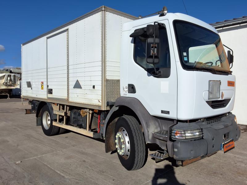 Camión Renault Midlum 220 DCI Furgón