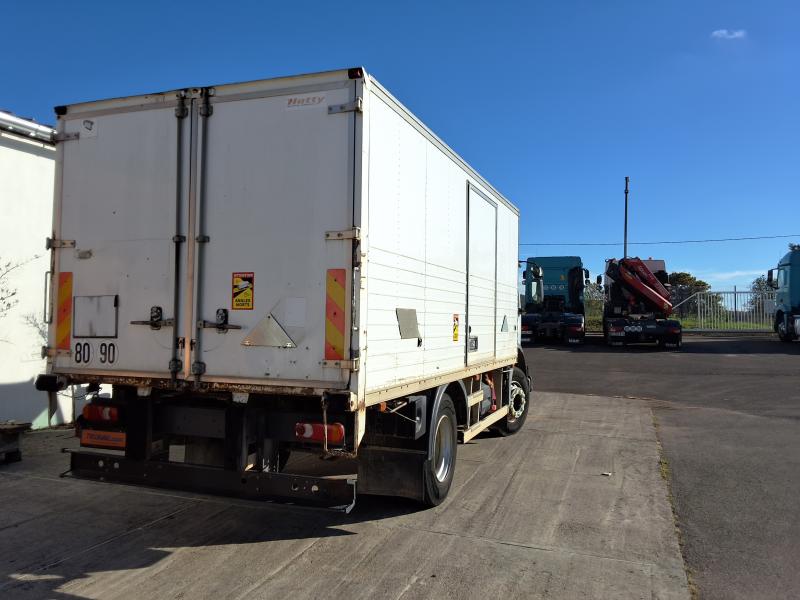 Camión Renault Midlum 220 DCI Furgón