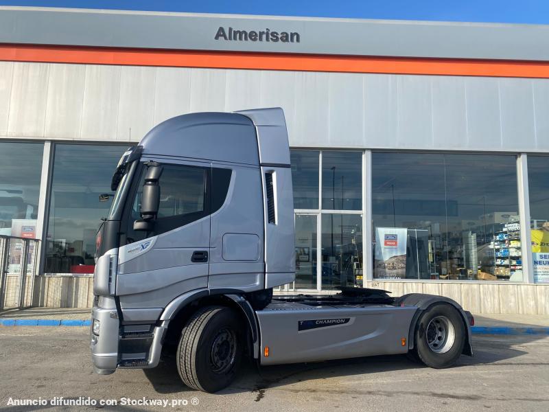 Photo Iveco Stralis AS 440 S 48 TP image 4/11