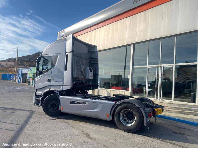 Photo Iveco Stralis AS 440 S 48 TP image 6/11